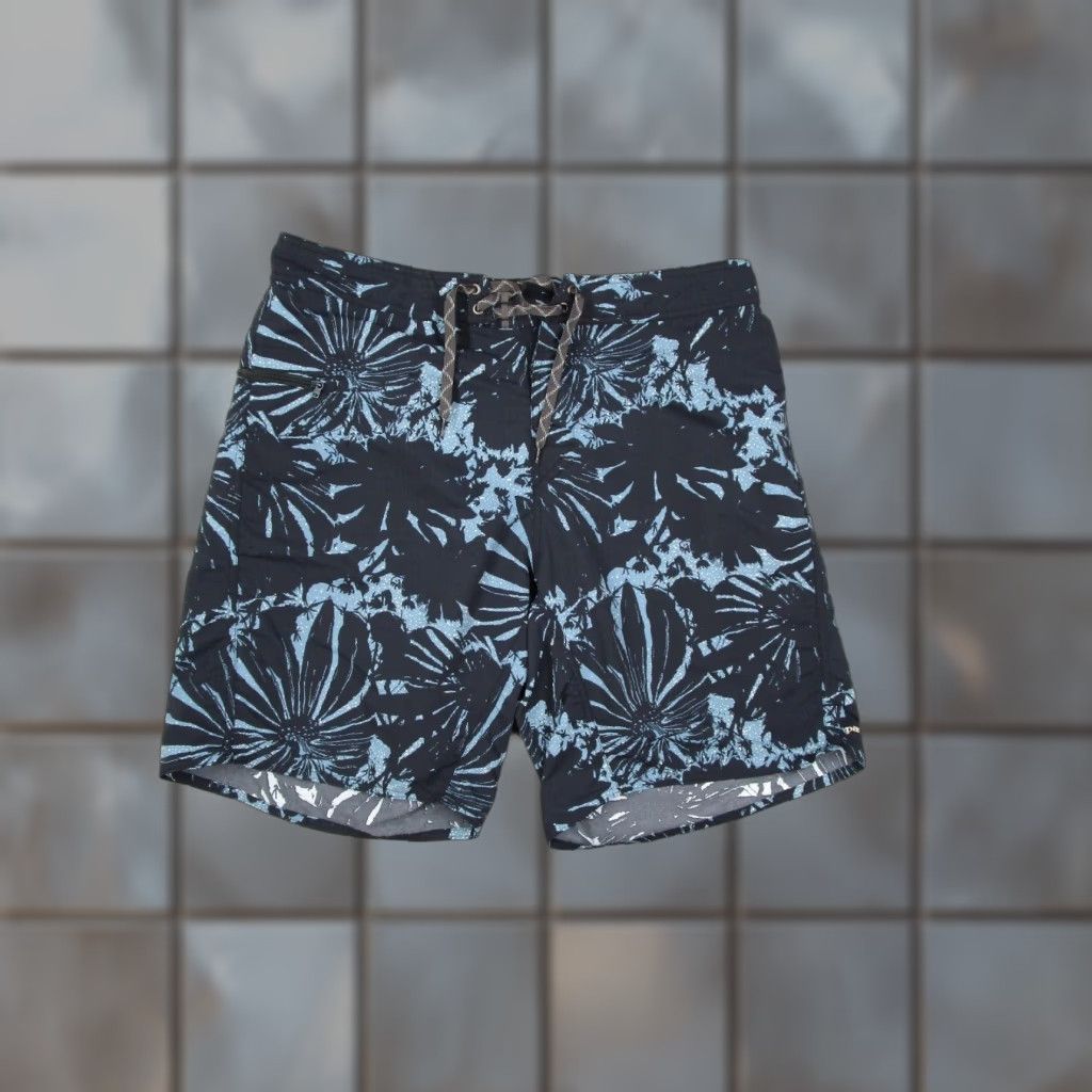 Patagonia PATAGONIA Board Shorts Mens 35 Blue Floral WAVEFARER 9" Surf Beach Swim Bottoms Mens Blue Floral Pattern Back Pocket Drawstring 100% Nylon Vintage: No Size US 35 - 1 Thumbnail