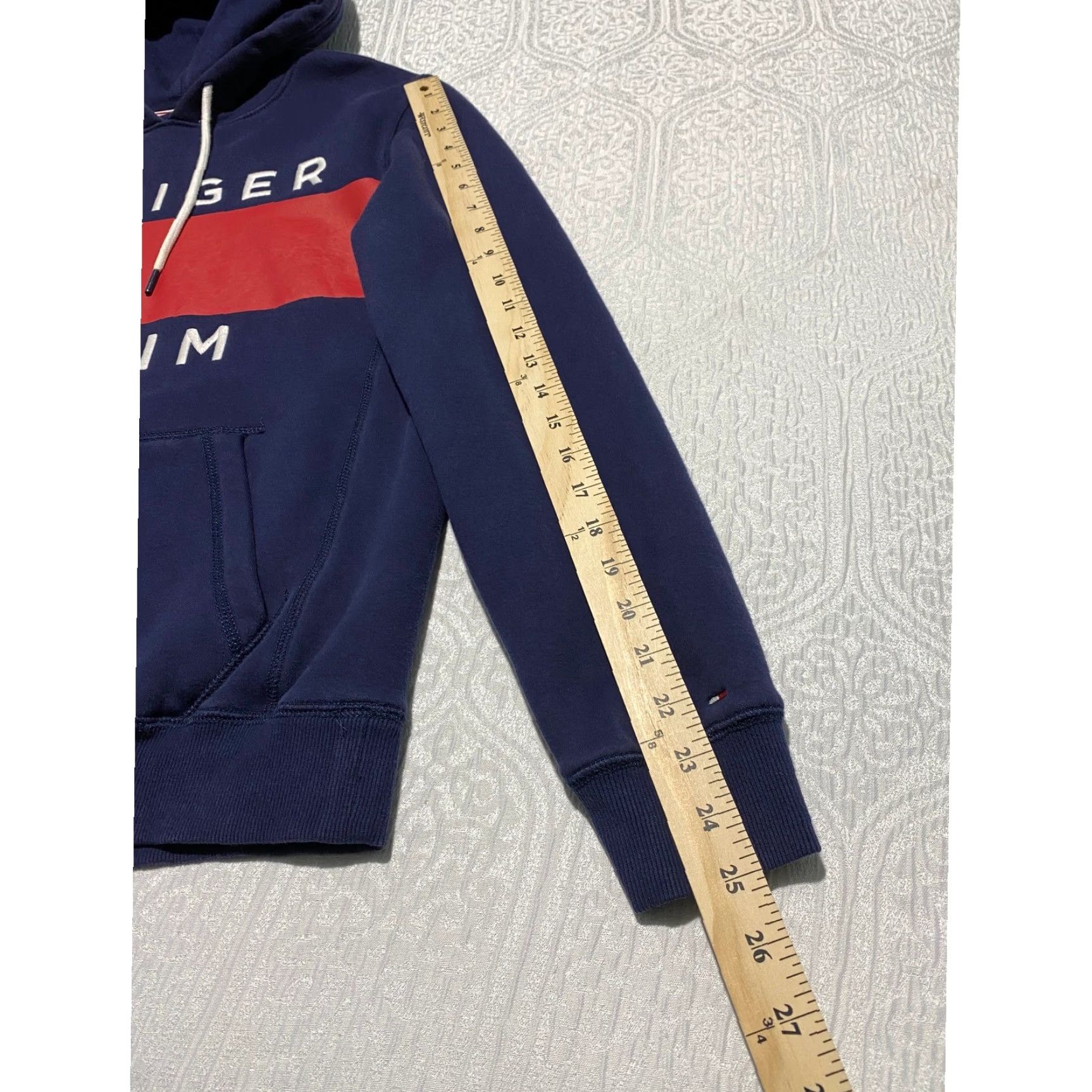 Tommy Hilfiger Tommy Hilfiger Hoodie Navy Blue Logo Patch Hooded Sweatshirt M Size US M / EU 48-50 / 2 - 8 Thumbnail