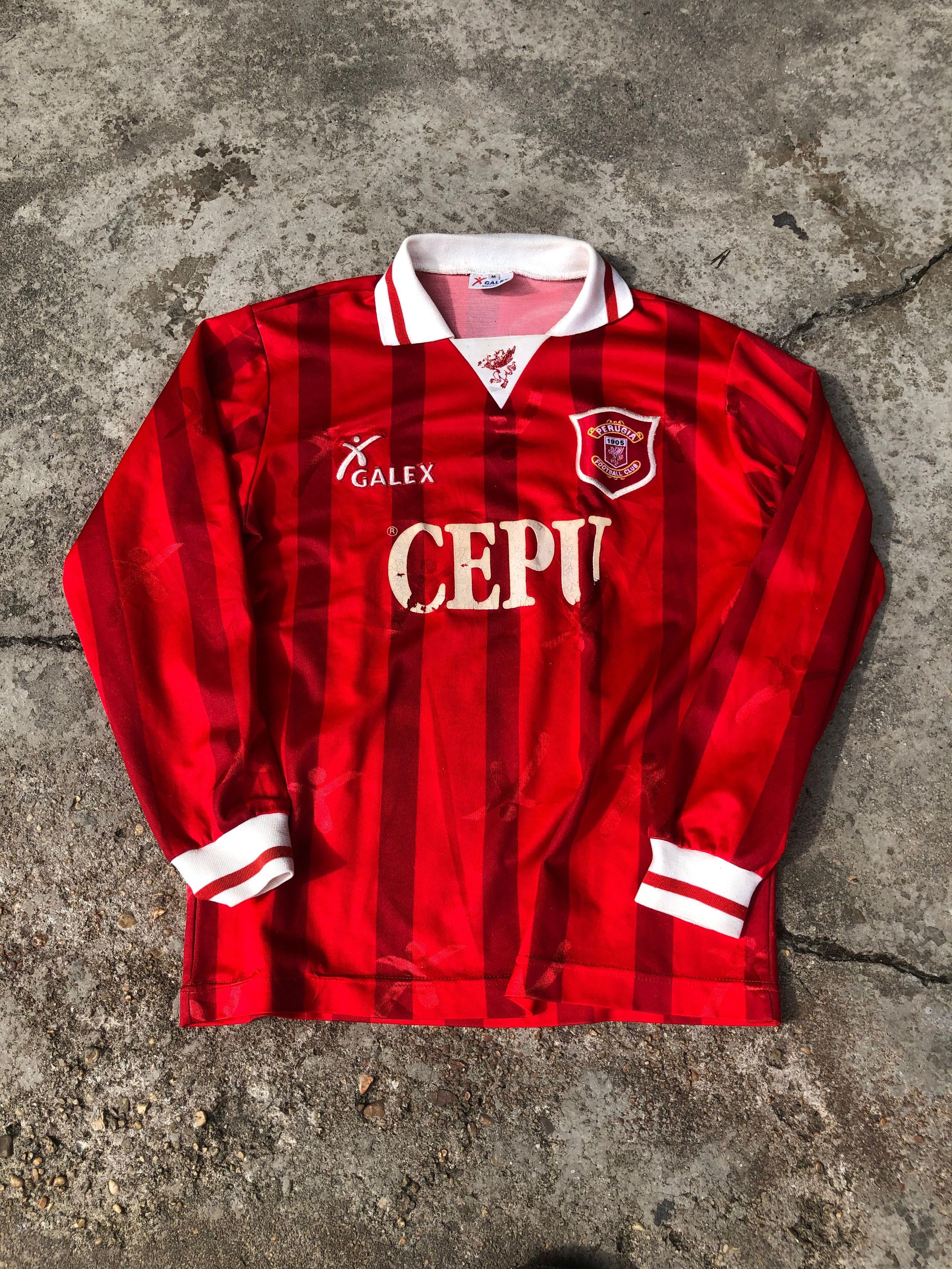 Vintage Vintage Jersey Perugia 1996 Size US M / EU 48-50 / 2 - 1 Thumbnail