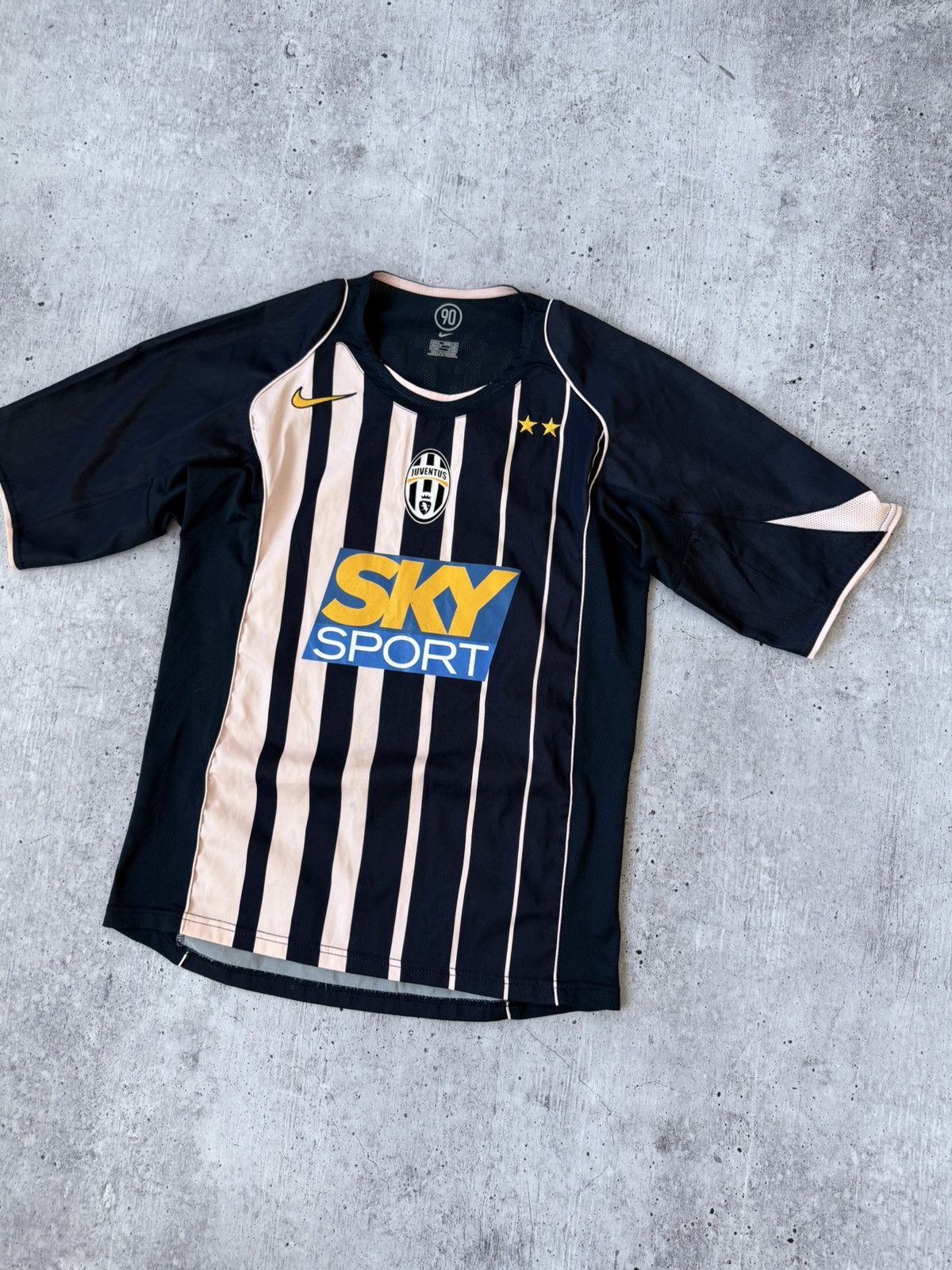 Nike × Vintage Nike Juventus Vintage 2004/2005 Third Jersey Size US S / EU 44-46 / 1 - 2 Thumbnail