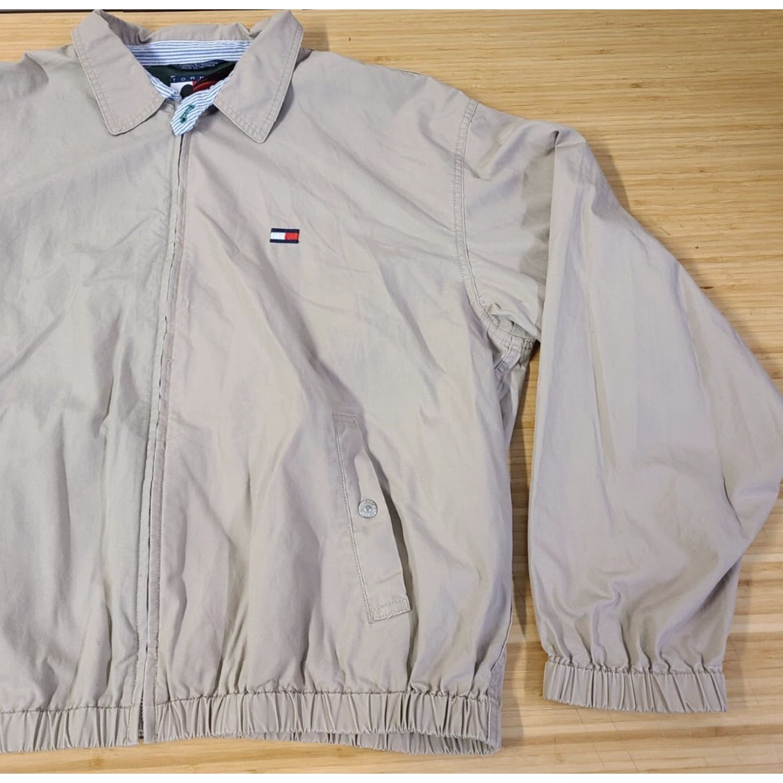 Tommy Hilfiger VINTAGE Tommy Hilfiger Logo Flag Jacket XL Boys? No, Men. Size US XL / EU 56 / 4 - 2 Thumbnail
