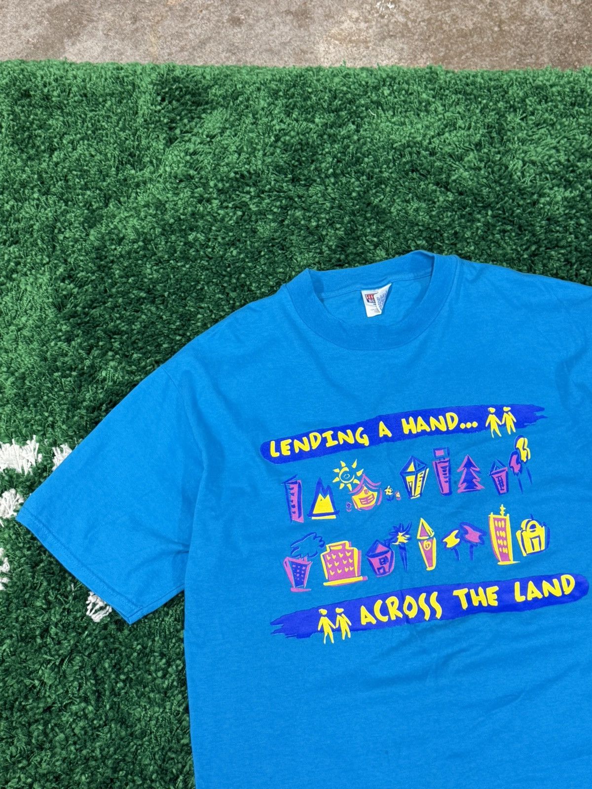 Hanes Vintage 90s Wells Fargo Hanes Beefy Land Art Tee Large Size US L / EU 52-54 / 3 - 2 Thumbnail