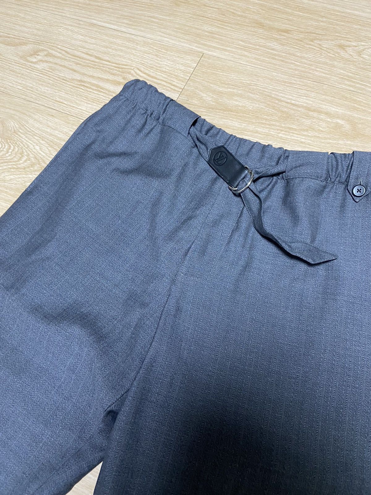 Louis Vuitton 40 Louis Vuitton LV logo waist bend cropped pants Size US 30 / EU 46 - 3 Thumbnail