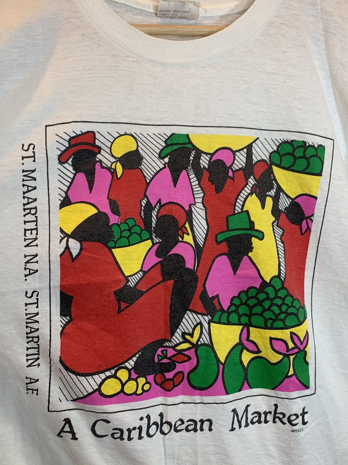 Vintage *RARE* Vintage 80’s Caribbean Market St Maarten Art T-Shirt Size US M / EU 48-50 / 2 - 2 Thumbnail