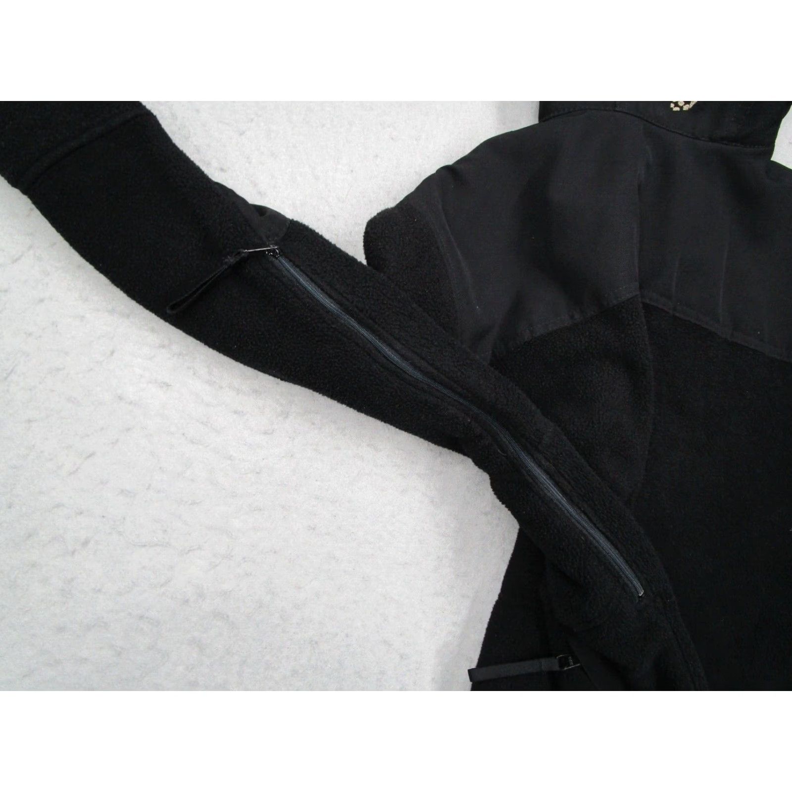 Mountain Hardwear VINTAGE Mountain Hardwear Jacket Womens 10 Black Polartec Full Zip USA Jacket Women Black Full Zip Pockets Wind-Resistant All Seasons Logo USA Size L / US 10 / IT 46 - 5 Thumbnail