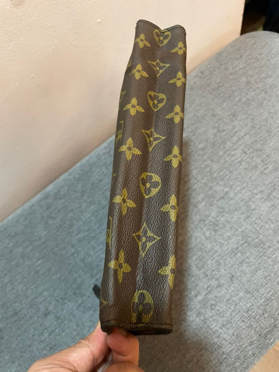 Louis Vuitton Authentic Vintage Louis Vuitton Monogram Clutch Size ONE SIZE - 9 Thumbnail