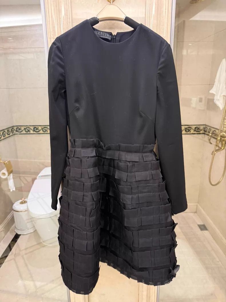 Other Valentino Black dress Size XS / US 0-2 / IT 36-38 - 1 Thumbnail