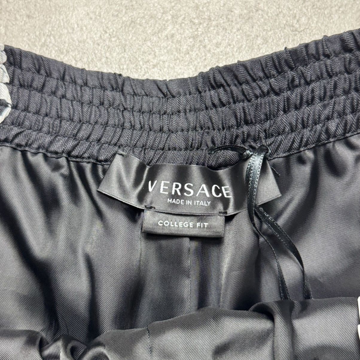 Versace Versace Baroque print silk twill shorts $1100 Size US 32 / EU 48 - 3 Thumbnail