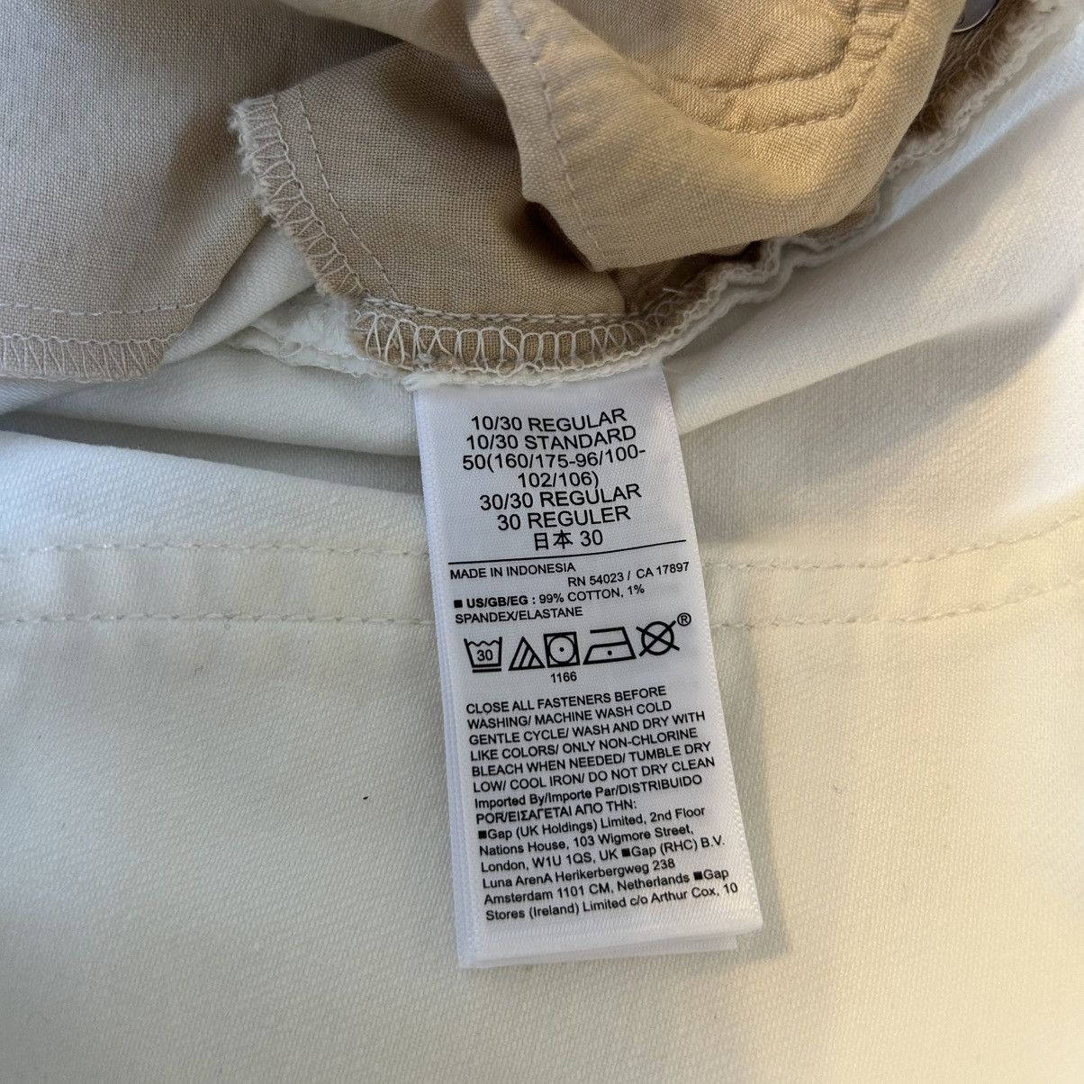 Gap Gap Universal Slim Boyfriend white distressed jean 10/30 Size 32" / US 10 / IT 46 - 4 Thumbnail
