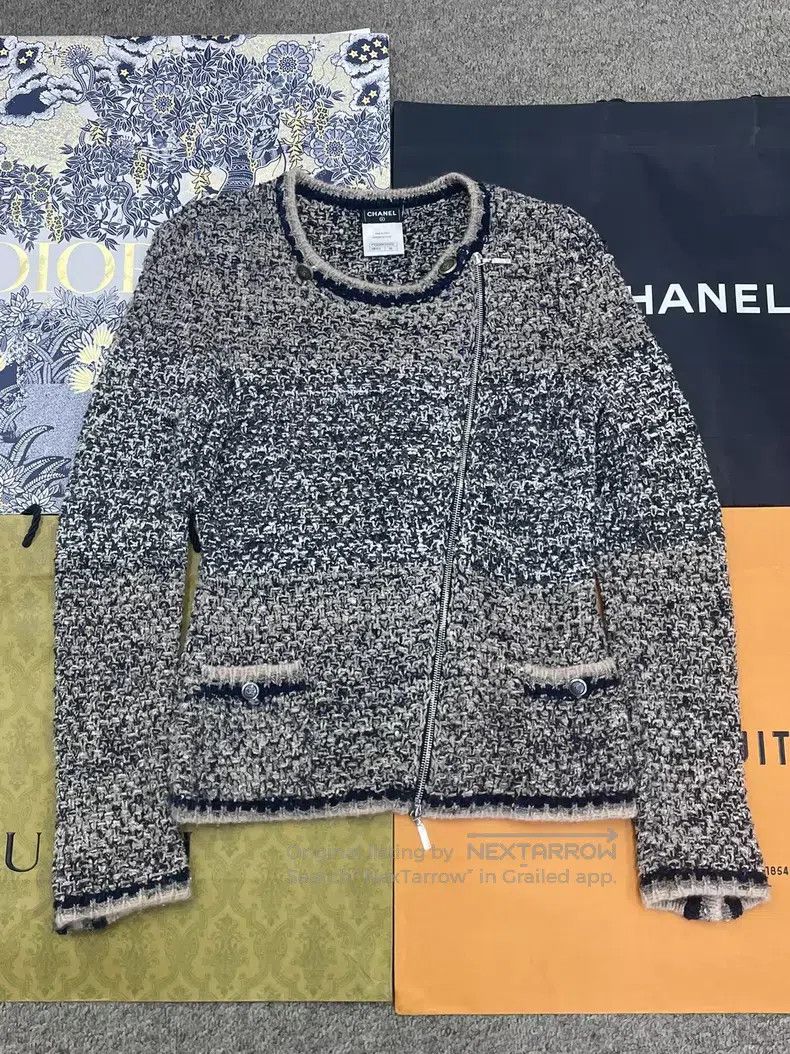 Chanel Chanel Gray zippered two-pocket jacket Size XS / US 0-2 / IT 36-38 - 1 Thumbnail