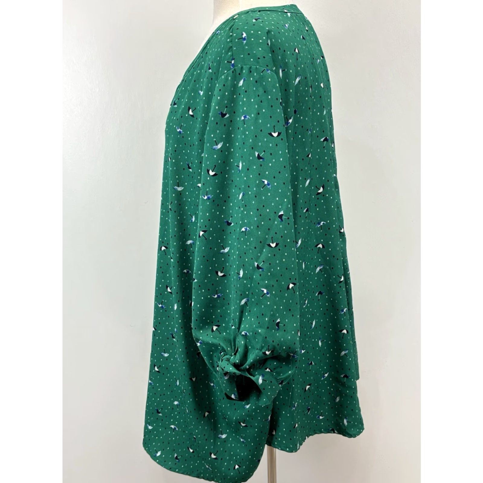 Vintage Catherines Top Blouse Womens 3X Plus Green Umbrellas Print Chiffon Tie Sleeve Button Up Size XXL / US 16-18 / IT 52-54 - 2 Thumbnail