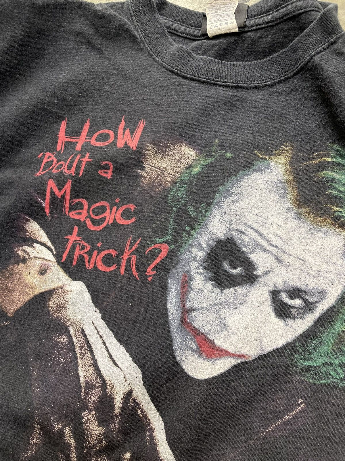 Vintage Vintage Dark Knight Joker Magic Trick Movie Shirt Size US XL / EU 56 / 4 - 2 Thumbnail