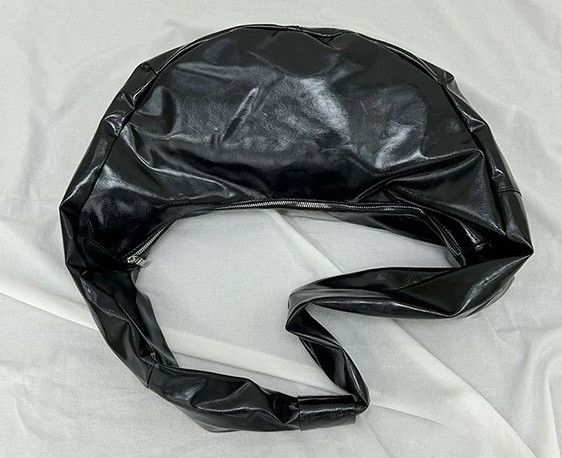 Japanese Brand Avant garde retro oversized shiny faux leather hobo bag Size ONE SIZE - 6 Thumbnail
