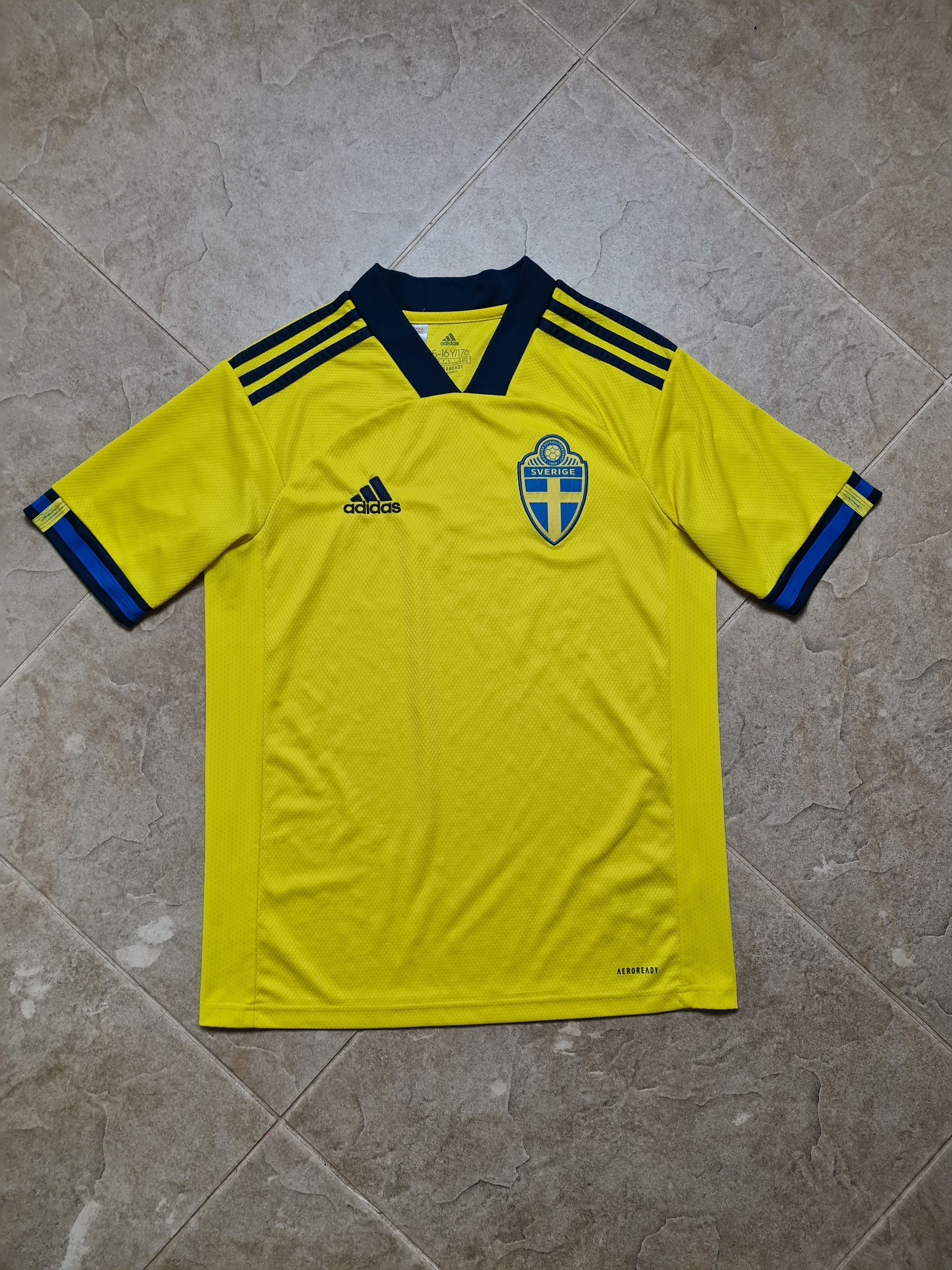 Adidas Sweden 2020-2021 Home Football Adidas Shirt Camiseta FH7613 Size US S / EU 44-46 / 1 - 7 Thumbnail