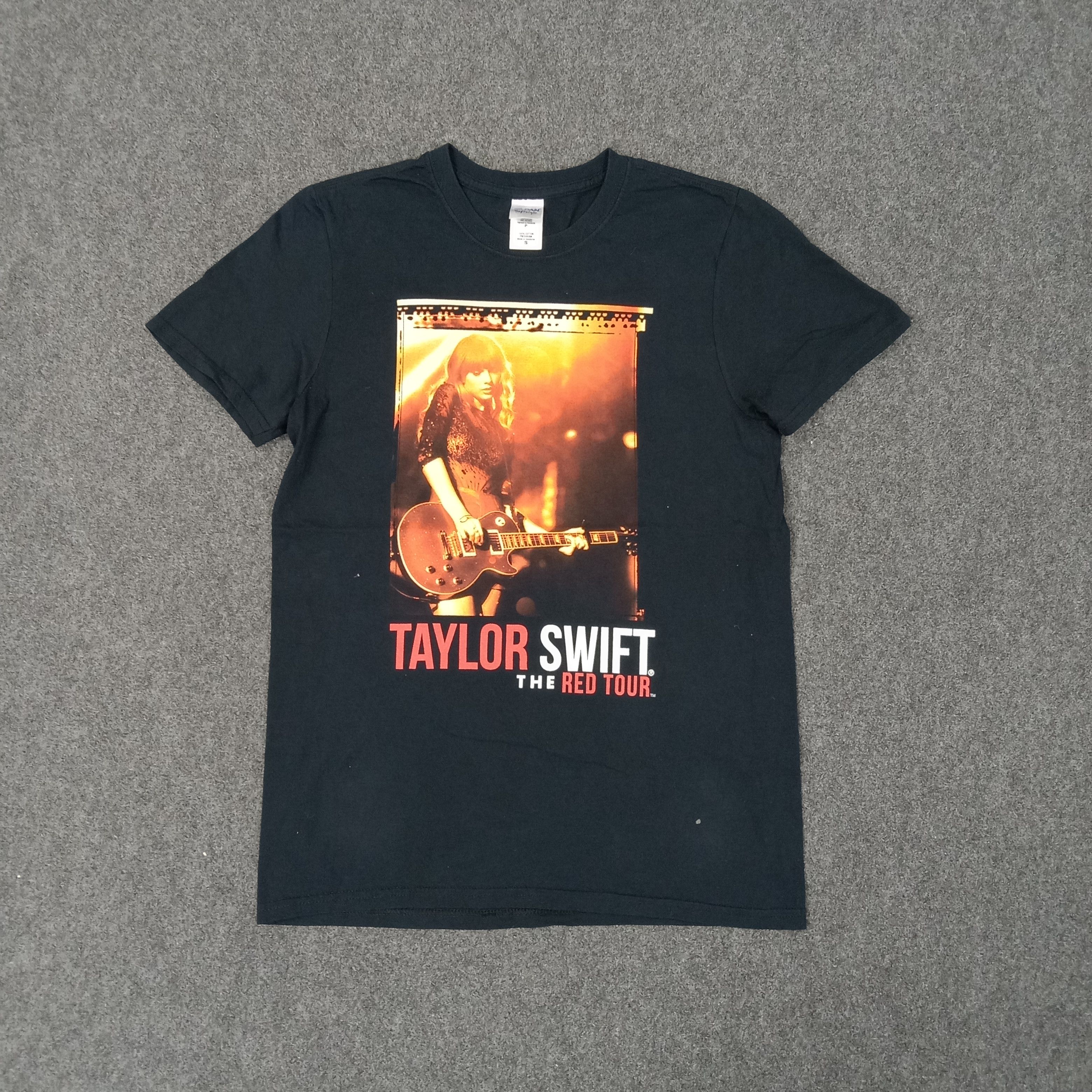 Band Tees Taylor Swift The Red Solo Singer Tour Tshirt C259N53 Size US S / EU 44-46 / 1 - 1 Thumbnail