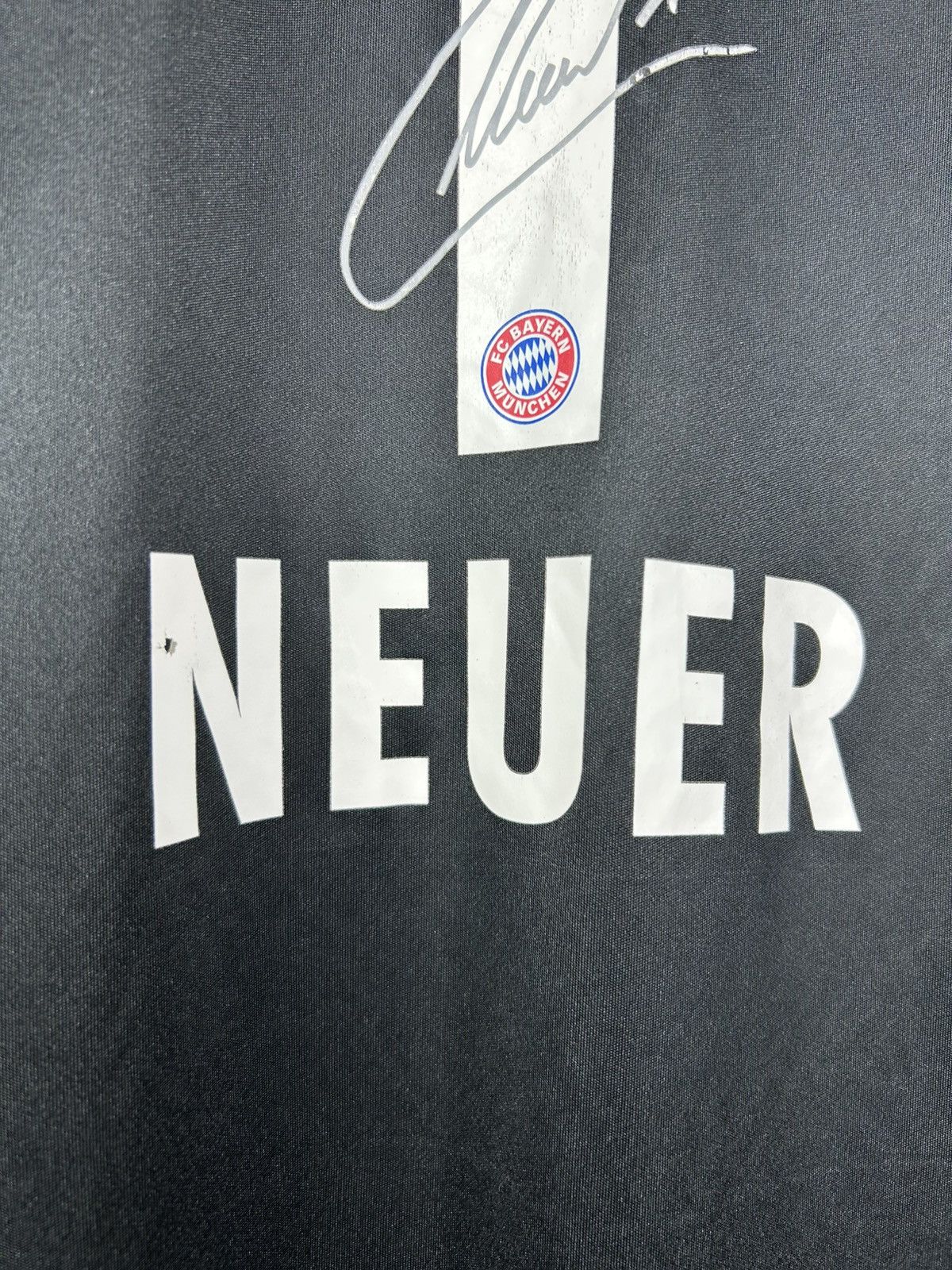 Adidas BAYERN 2017/18 #1 NEUER GOALKEEPER FOOTBALL SHIRT Adidas Size US M / EU 48-50 / 2 - 10 Thumbnail