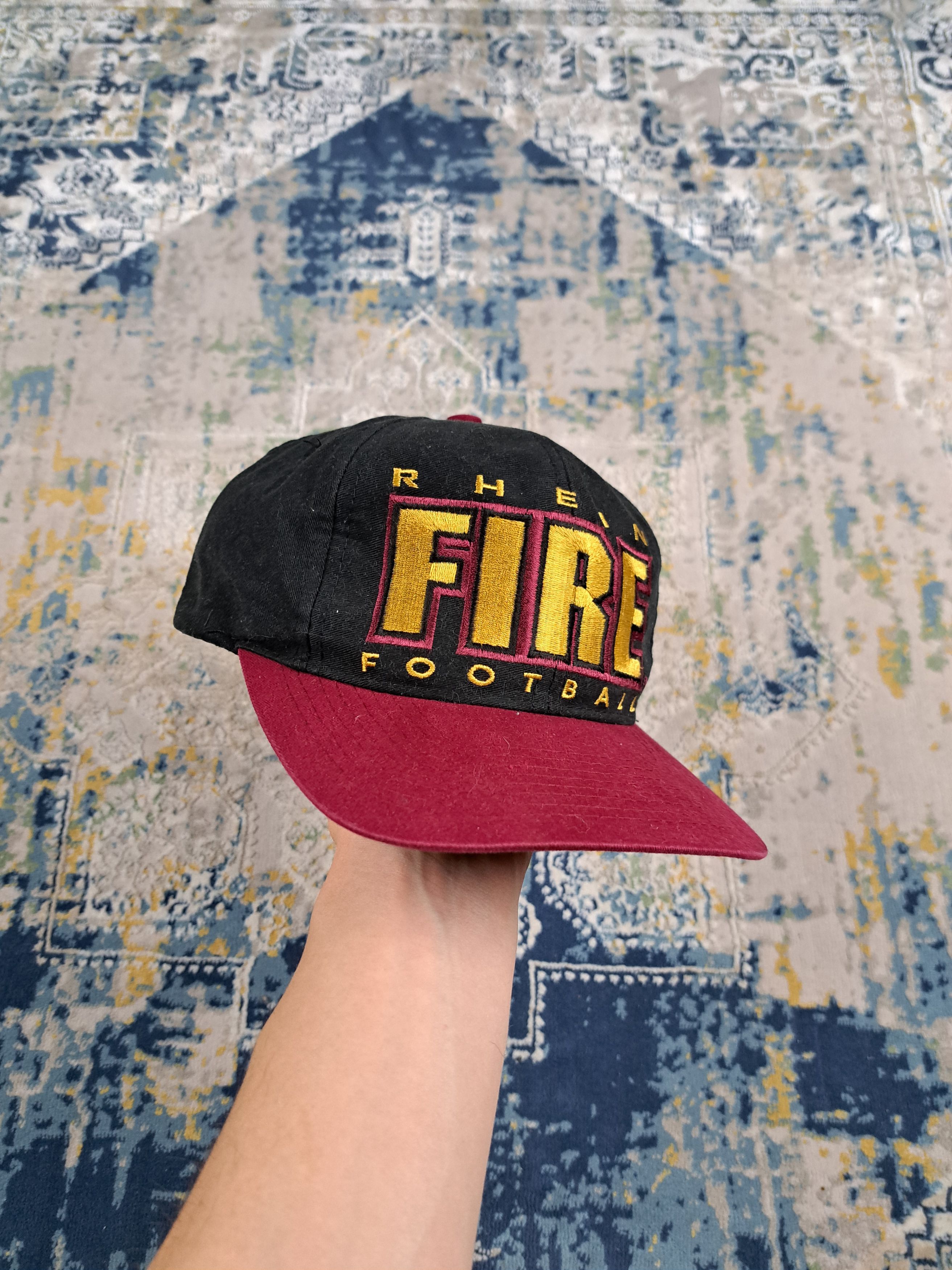 Vintage Vintage Fire College Cap Snap Back Streetwear Flames Size ONE SIZE - 1 Thumbnail