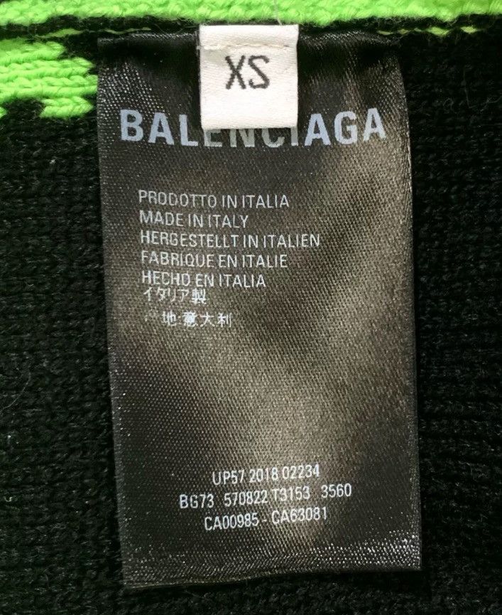 Balenciaga Balenciaga Logo Full Print Sweater2412-Nextarrow Size US XS / EU 42 / 0 - 6 Thumbnail
