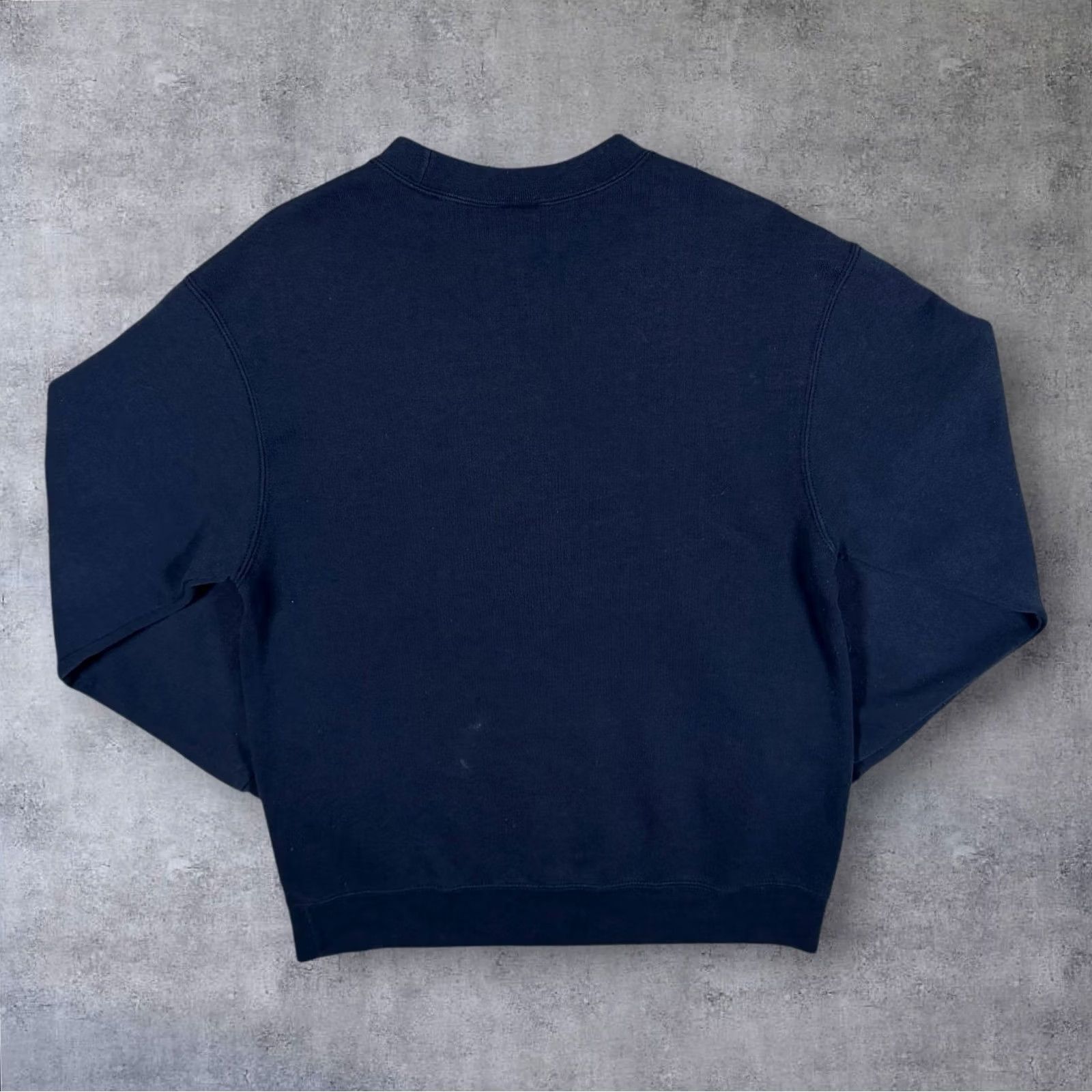 Fruit Of The Loom Vintage Hawaii Waikiki Beach Honolulu Embroidered Tourist Navy Blue Sweatshirt M Mens Pullover 21" Pit to Pit 27" Length 23" Shoulder to Cuff Size US M / EU 48-50 / 2 - 2 Thumbnail