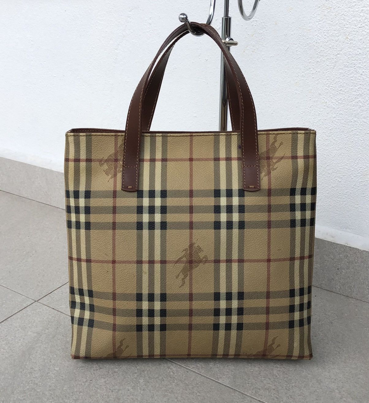 Burberry Burberry London Novacheck Shadow Horse Tote Handbag Size ONE SIZE - 2 Thumbnail
