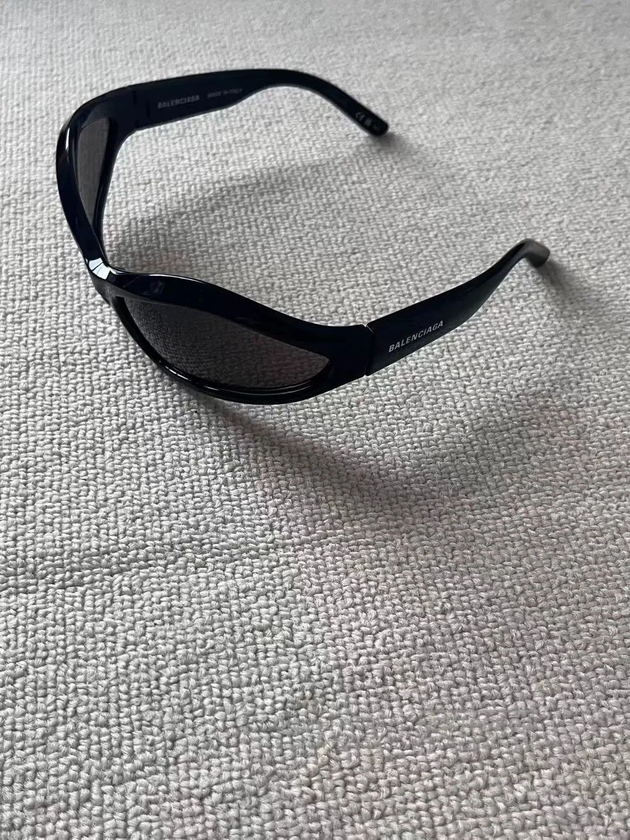 Balenciaga Balenciaga Butterfly Sunglasses with Temple Engravings. Size ONE SIZE - 5 Thumbnail