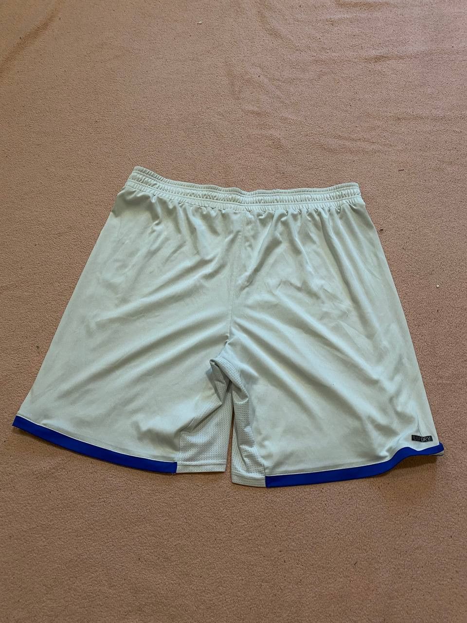 Puma Y2K white logo shorts Puma Vintage Size US 34 / EU 50 - 18 Thumbnail