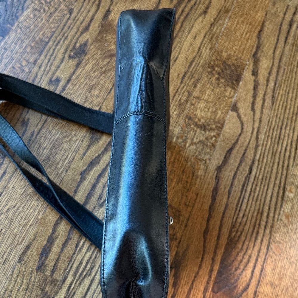 Salvatore Ferragamo Salvatore Ferragamo Women’s Black Leather Shoulder Bag with Size ONE SIZE - 9 Thumbnail