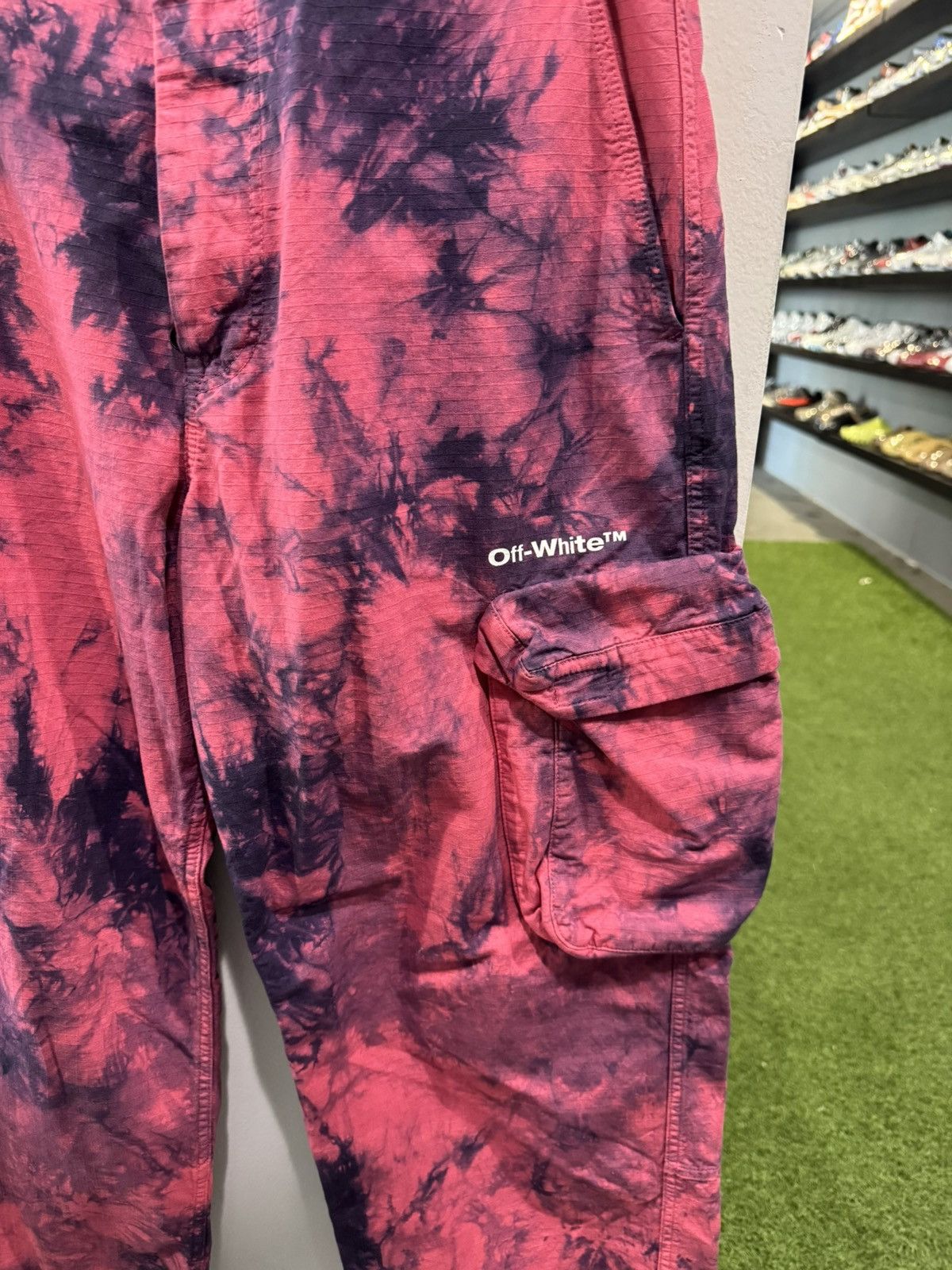 Off-White Off White Bounce Rip Stop Cargo Pants Tie Dye Fuchsia Size US 34 / EU 50 - 2 Thumbnail
