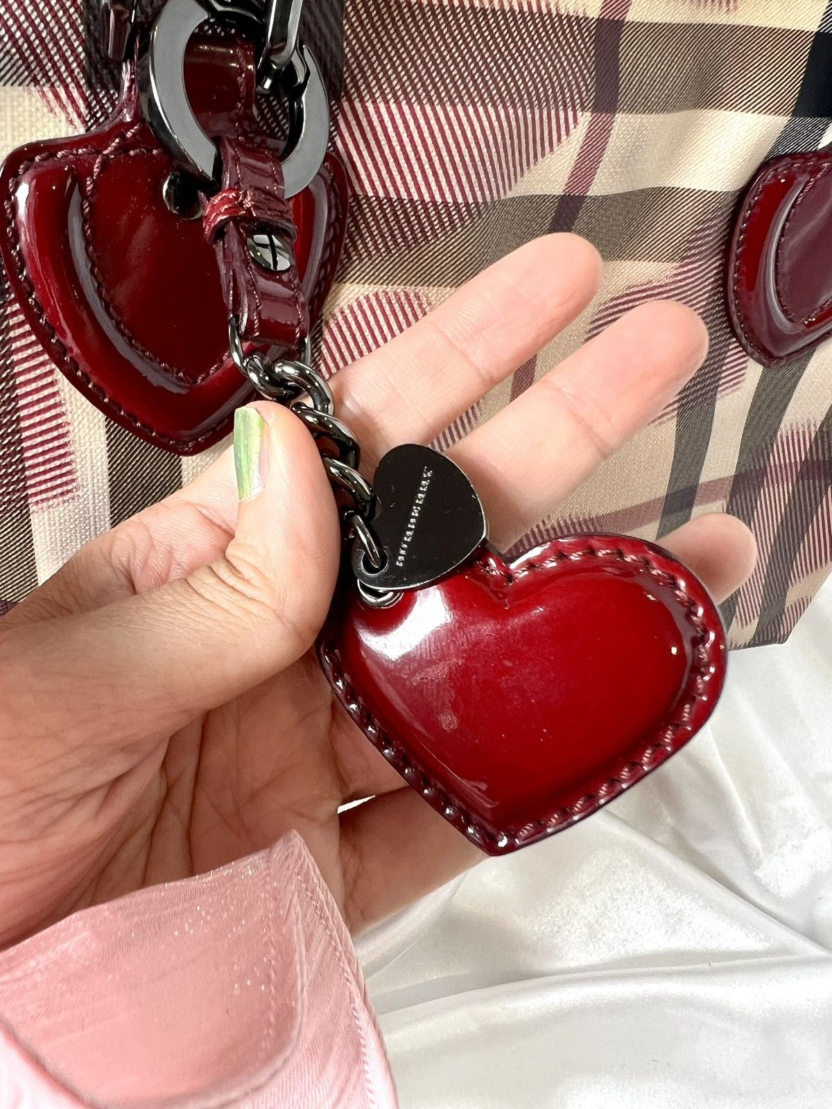 Burberry Burberry Heart Check Tote – Burgundy Red Size ONE SIZE - 11 Thumbnail