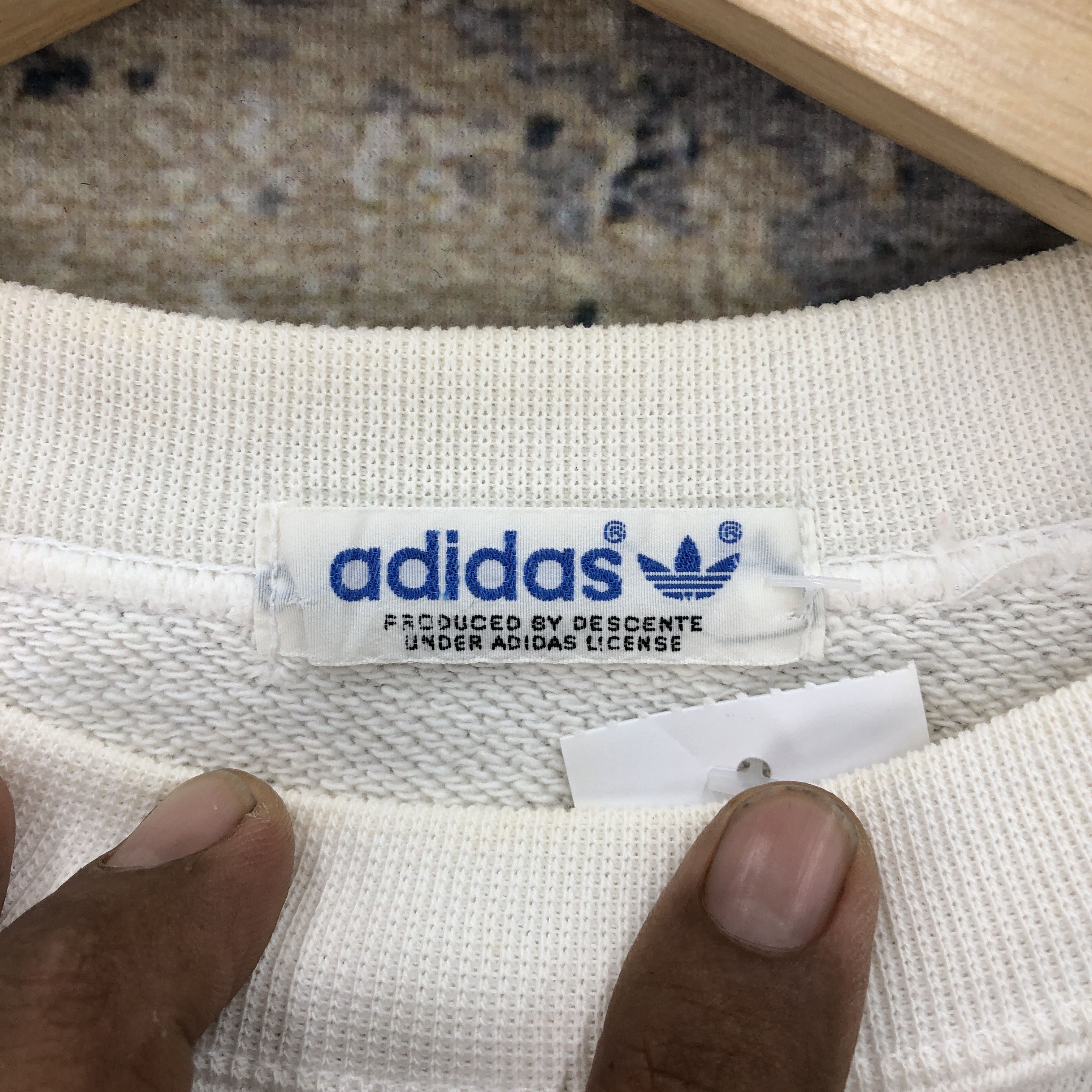 Adidas Vintage Adidas Sweater Crewneck Embroidery Logo Sweatshirt Size US L / EU 52-54 / 3 - 6 Thumbnail
