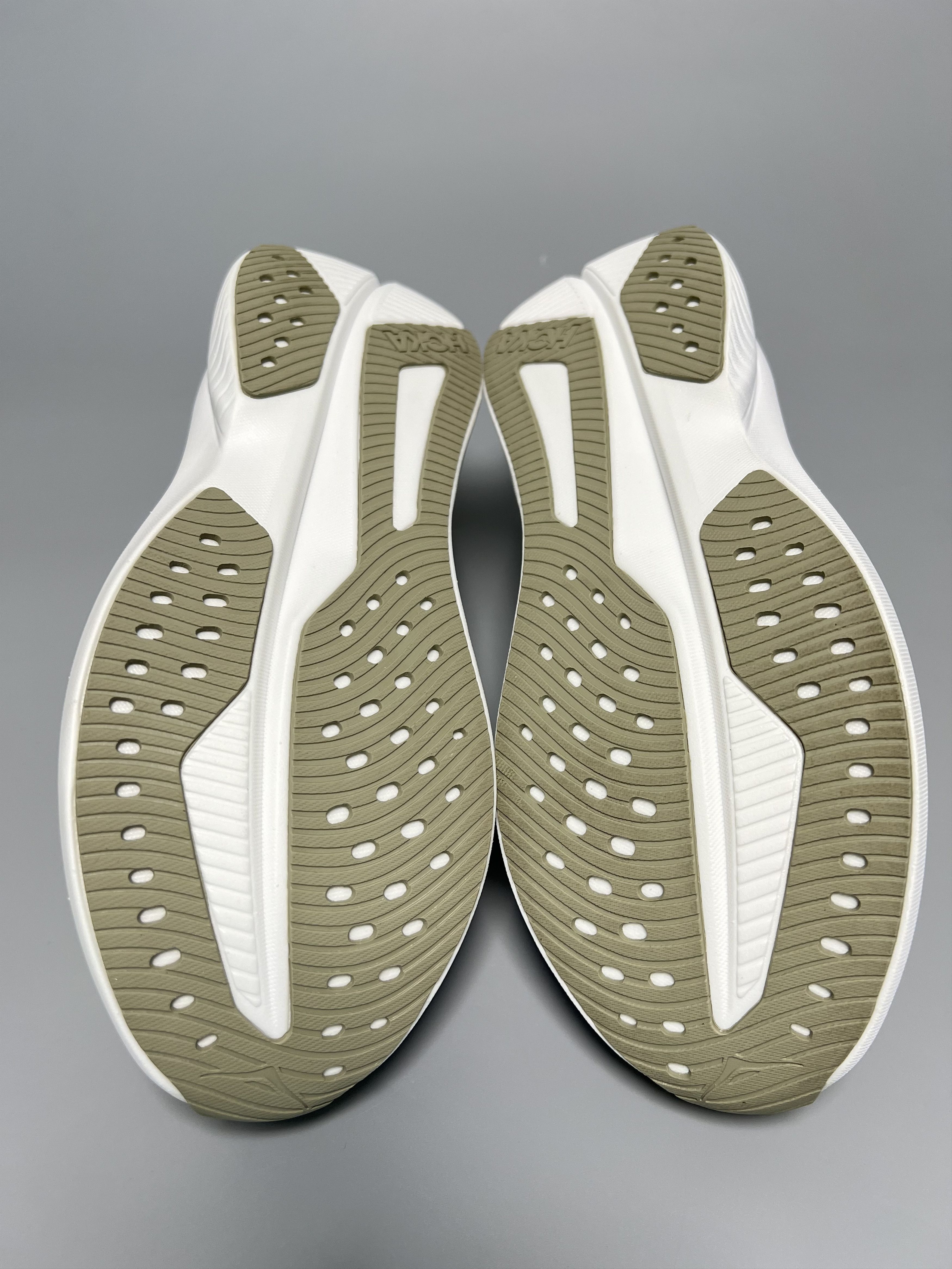 Hoka 9D Hoka One One Mach 6 Men's Running Shoes 1147790-OKB Size US 9 / EU 42 - 14 Thumbnail