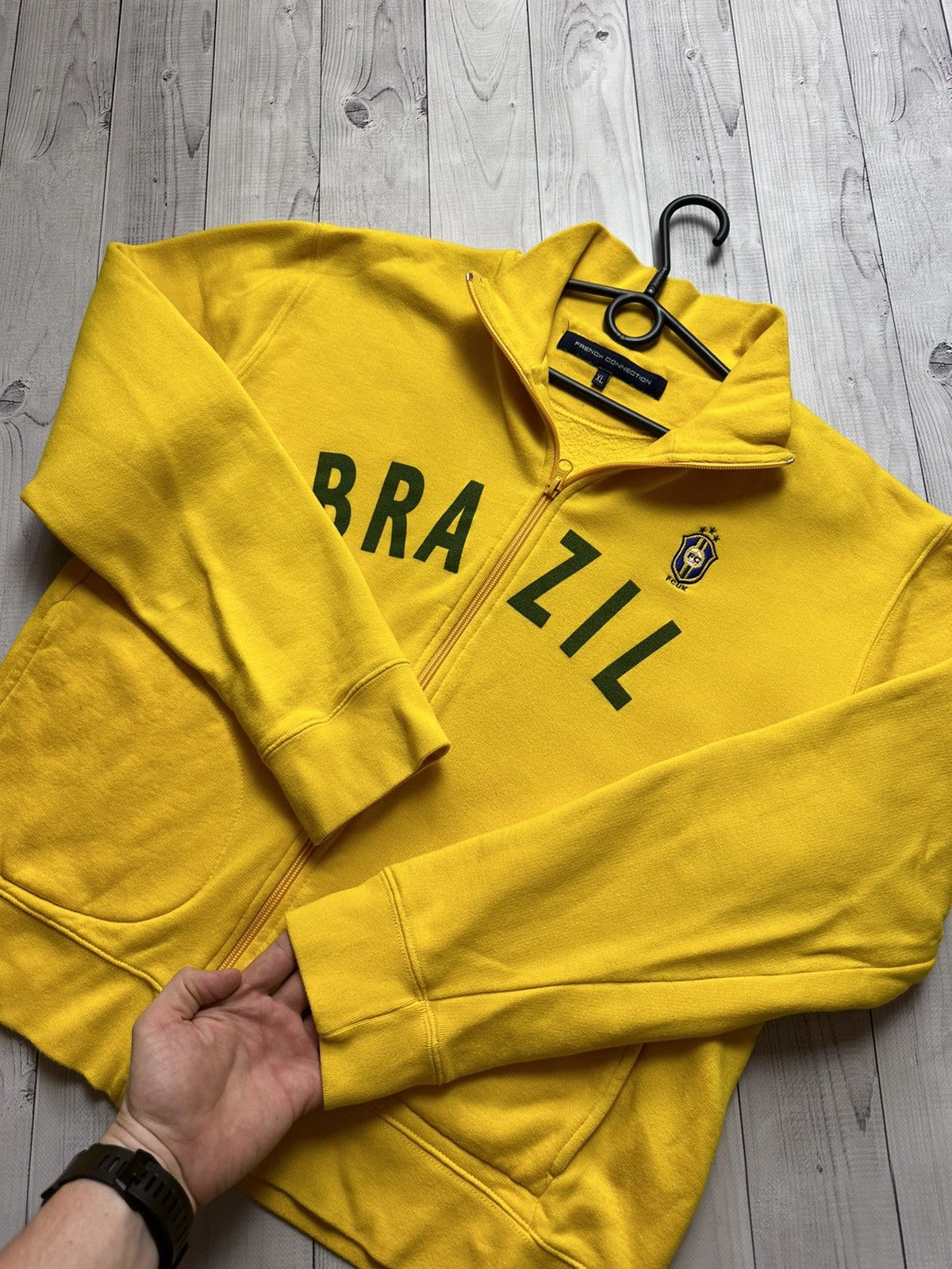 Vintage Vintage Brazil soccer jacket logo yellow size L Size US L / EU 52-54 / 3 - 4 Thumbnail