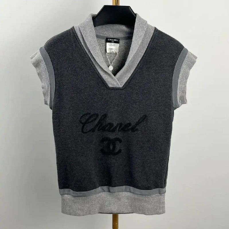 Chanel Chanel Gray Cotton Ladies T-Shirt 0089 Size XS / US 0-2 / IT 36-38 - 1 Thumbnail