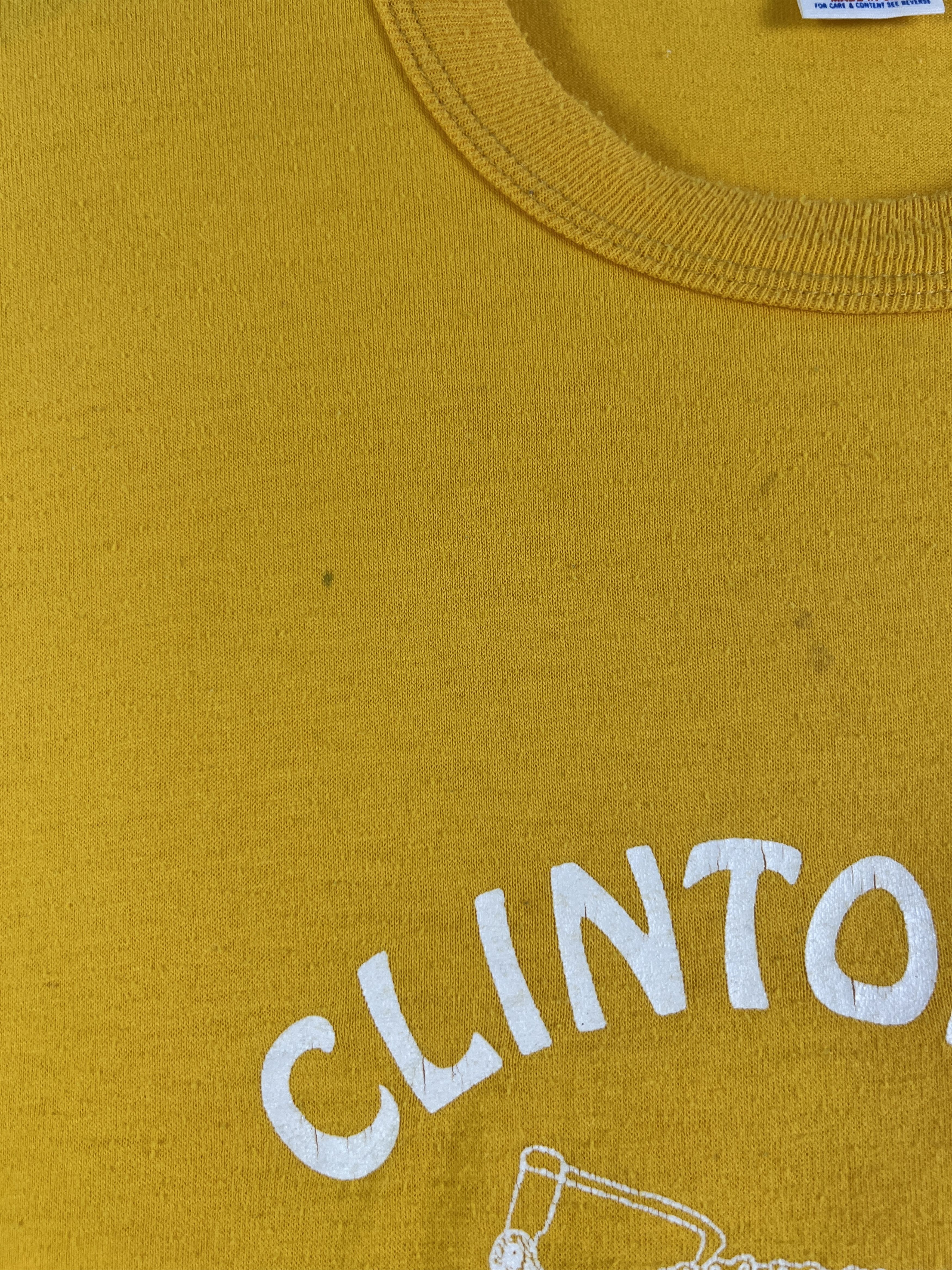 Russell Athletic × Vintage No.4831 Vintage 90s Russell Clinton County Graphic Tee (XL) Size US XL / EU 56 / 4 - 8 Thumbnail