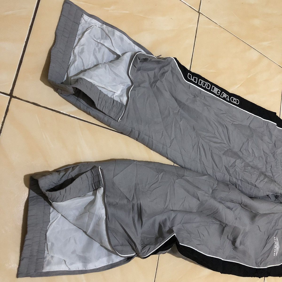 Umbro Vintage UMBRO Baggy Sweat Pant Size US 36 / EU 52 - 7 Thumbnail