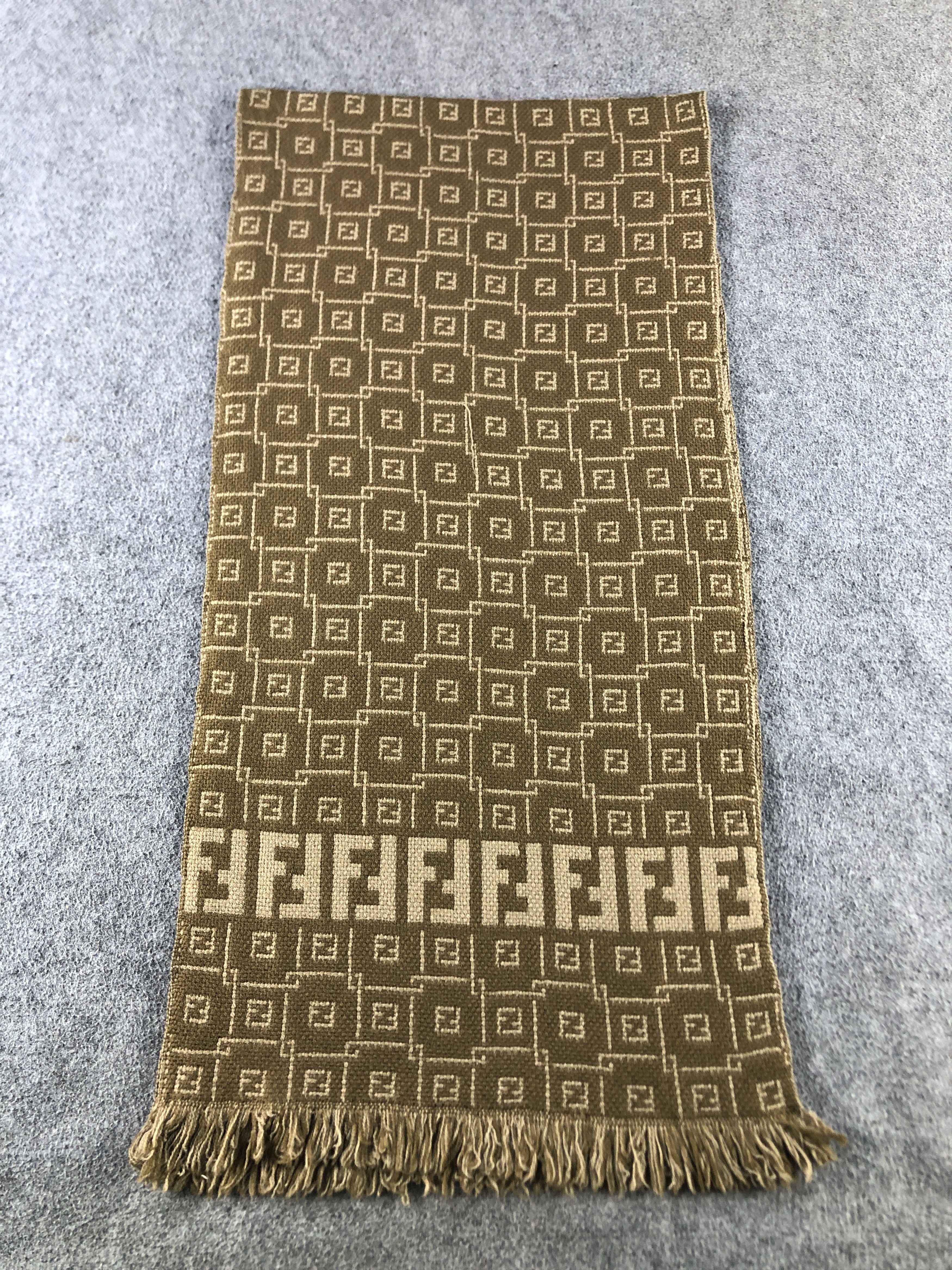 Fendi Fendi Scarf / Muffler / Neckwear P752 Size ONE SIZE - 4 Thumbnail