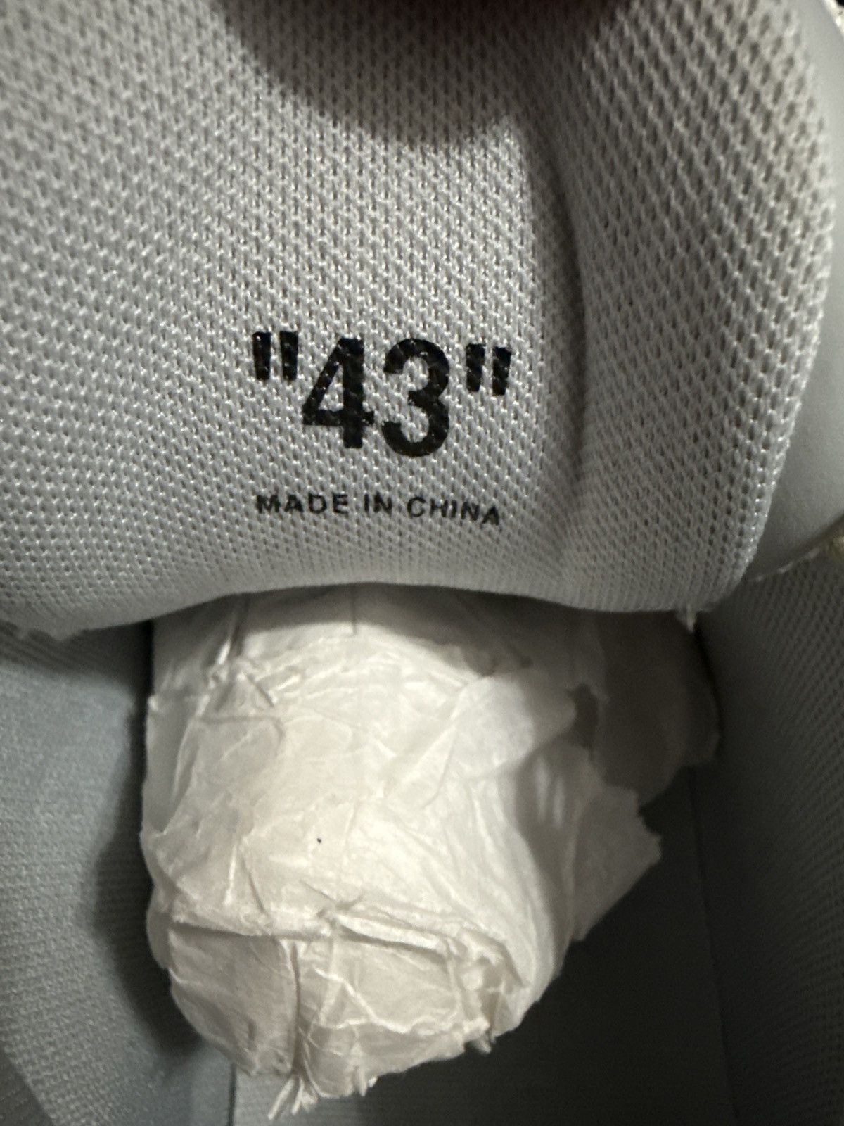 Off-White Off white out of office Size US 10.5 / EU 43-44 - 10 Thumbnail