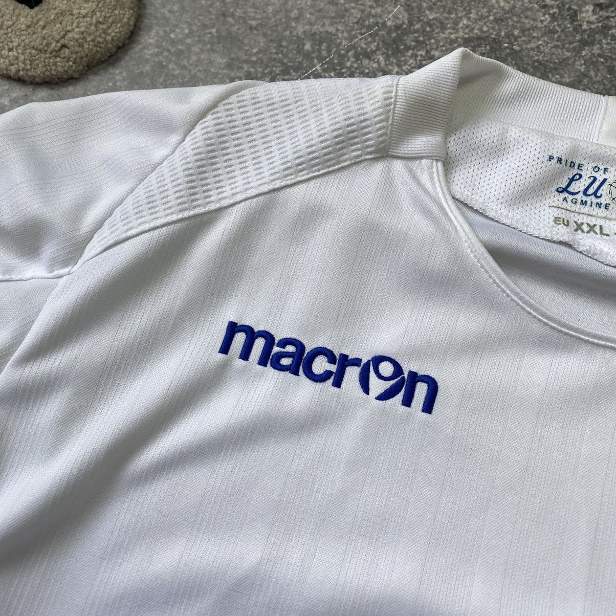 Vintage Vintage Macron Leeds United 00’s big logo soccer jersey Size US XXL / EU 58 / 5 - 4 Thumbnail