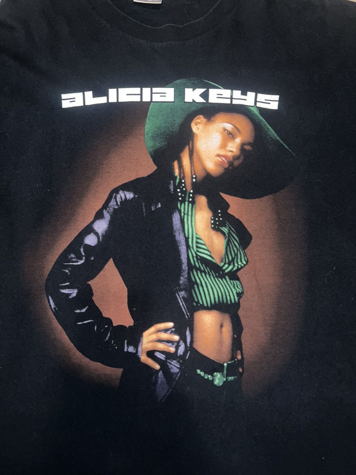 Band Tees Vintage 2002 RARE Alicia Keys Tour Tee Size US XXL / EU 58 / 5 - 2 Thumbnail