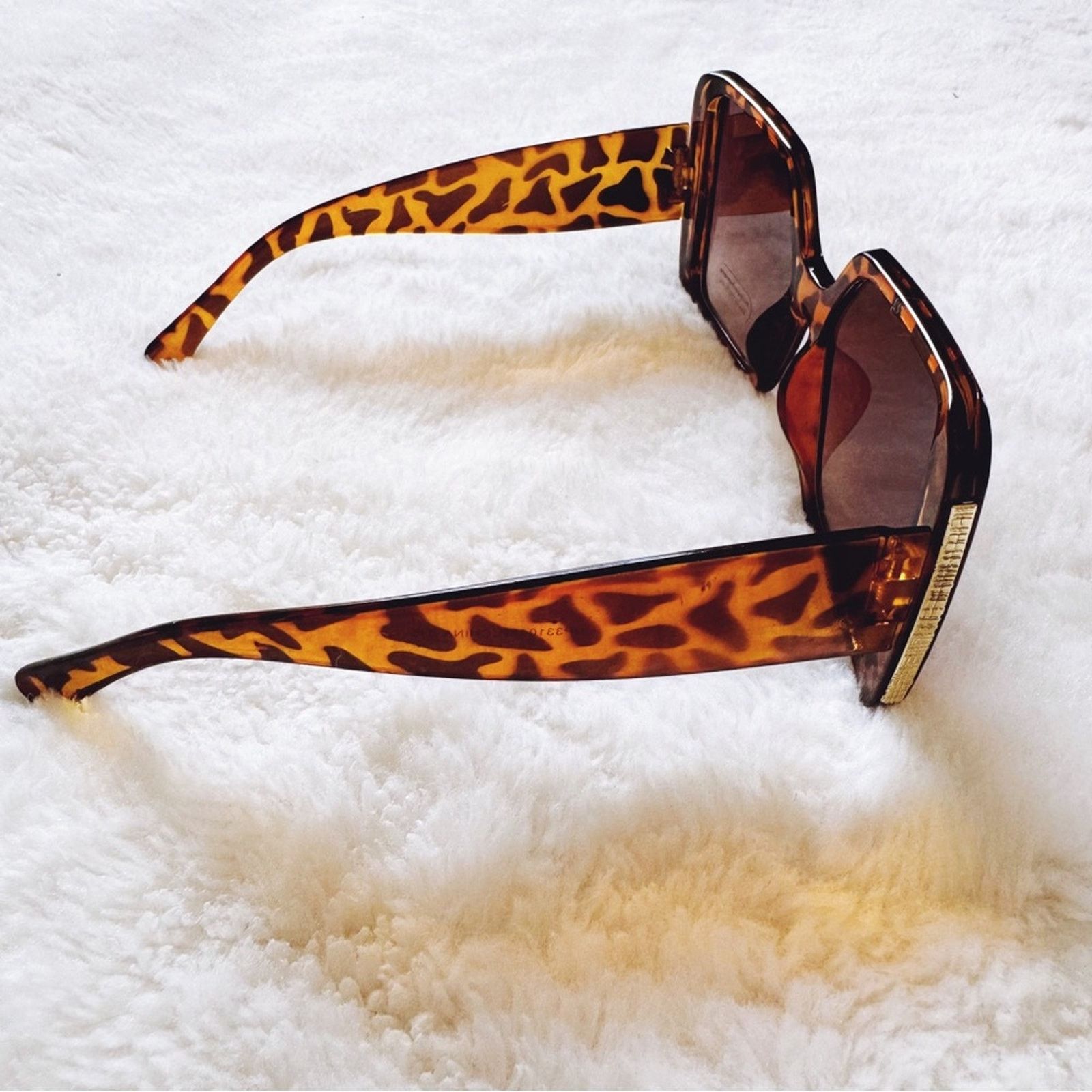 Other Junia Tortoise Brown Oversized Sunglasses Size ONE SIZE - 6 Thumbnail