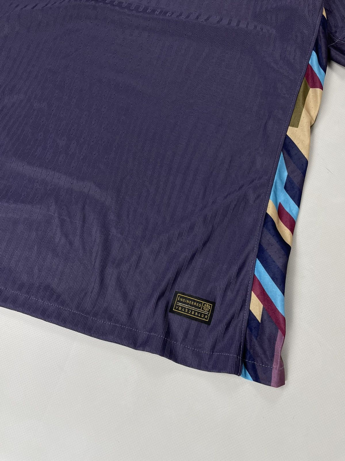 Nike Nike England ( Size XXL ) Away Stadium Vintage Purple Jersey Size US XXL / EU 58 / 5 - 5 Thumbnail