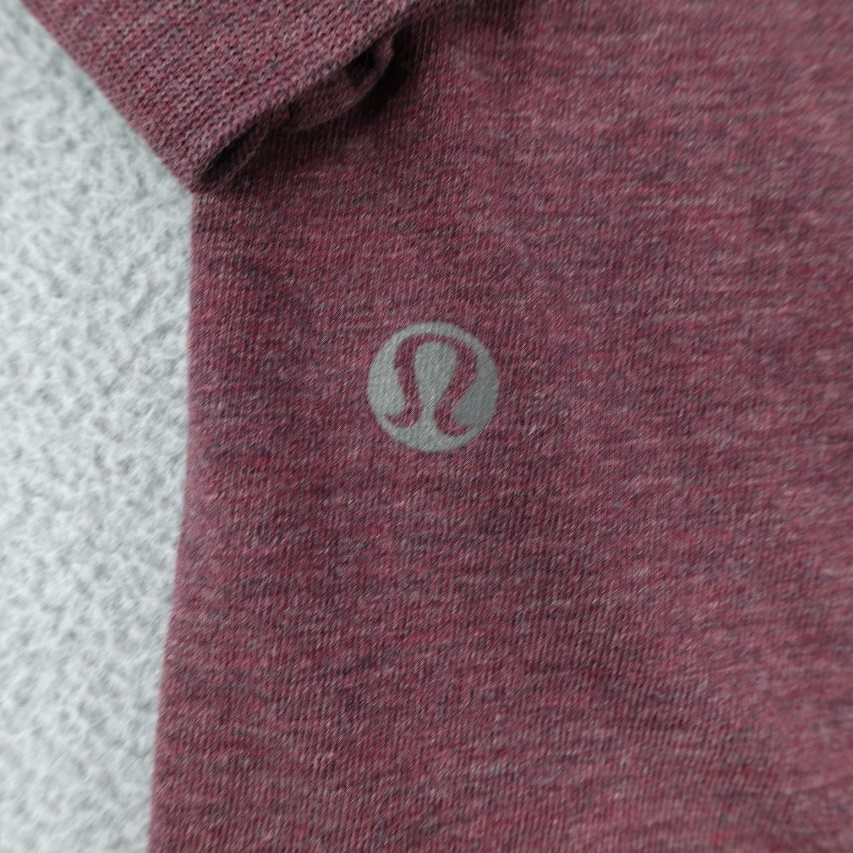 Lululemon VINTAGE Lululemon Shirt Mens S Red Split Neck Raglan Performance Athletic Workout Size US S / EU 44-46 / 1 - 7 Thumbnail