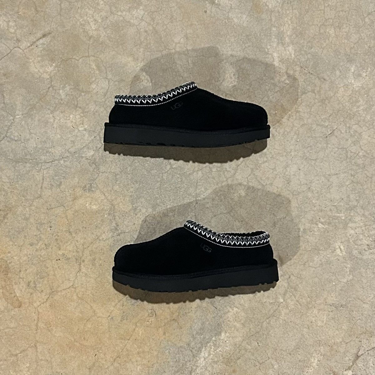Ugg Brand New Women’s Ugg Tasman Slipper Black US 5 Size US 5 / IT 35 - 4 Thumbnail