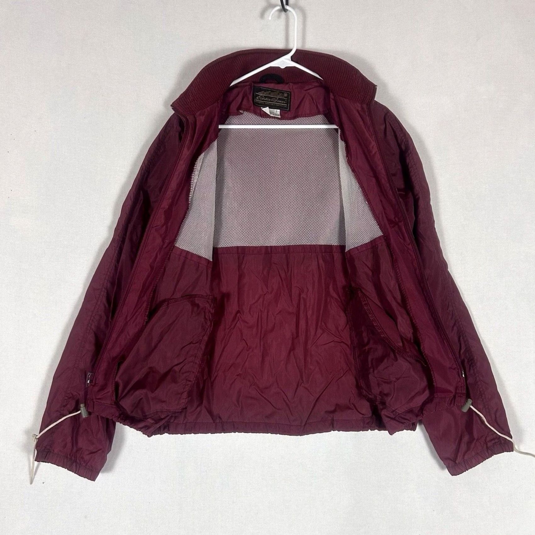 Eddie Bauer VINTAGE Eddie Bauer Mens Windbreaker Small Red Nylon Jacket Stowable Hood 90s Size US S / EU 44-46 / 1 - 4 Thumbnail