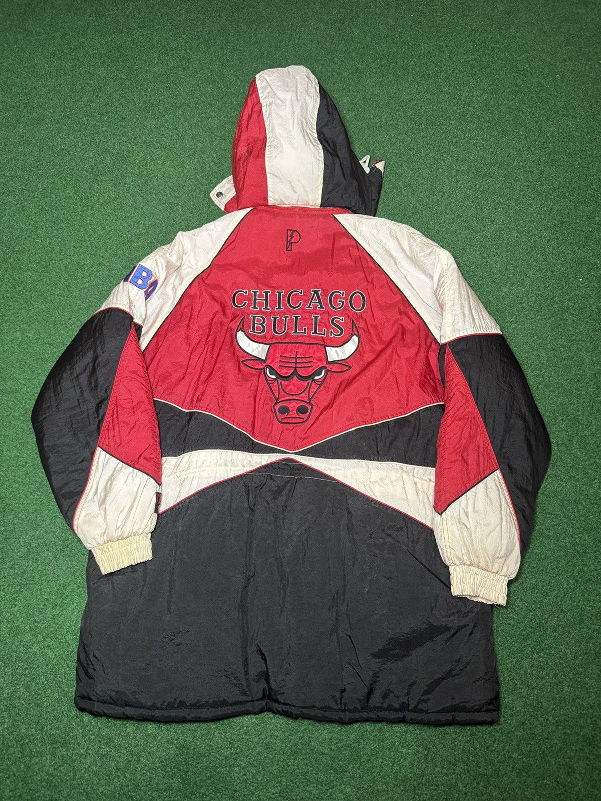 Pro Player 90s Chicago Bulls INSANE Pro Player Puffer Long XL Jacket Size US XL / EU 56 / 4 - 2 Thumbnail