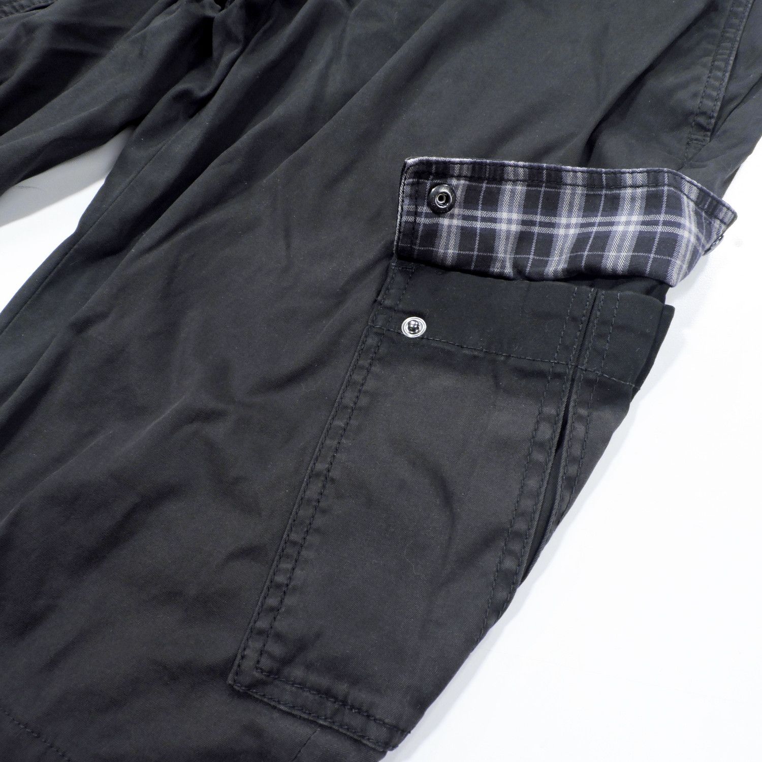 Burberry BURBERRY BLACK LABEL CARGO SHORT PANTS Size US 30 / EU 46 - 11 Thumbnail