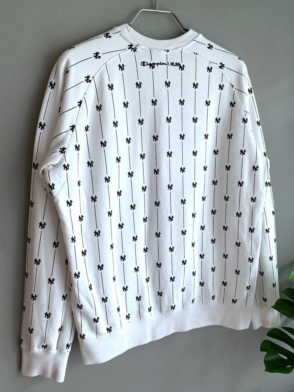 Champion × MLB × New York Yankees Champion x MLB New York Yankees Multilogo Sweatshirt, Size L Size US L / EU 52-54 / 3 - 10 Thumbnail