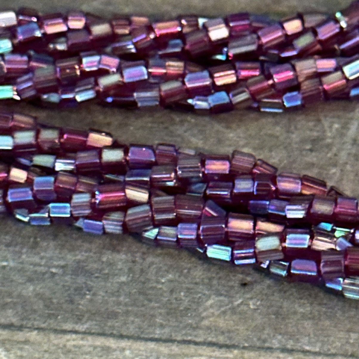 Other Nolan Miller iridescent purple glass twisted bead necklace Size ONE SIZE - 4 Thumbnail