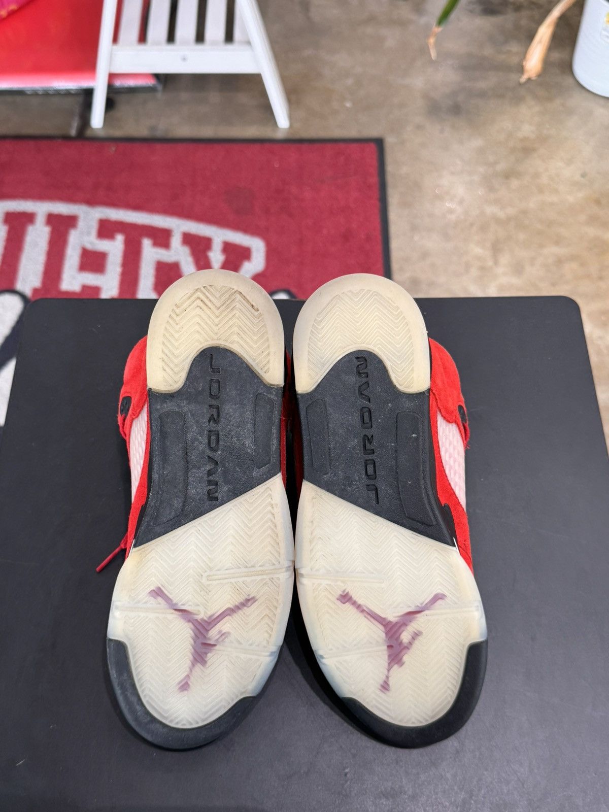 Jordan Brand Air Jordan 5 Raging Bull Sz. 5.5Y (2021) Size US 5.5 / EU 38 - 8 Thumbnail