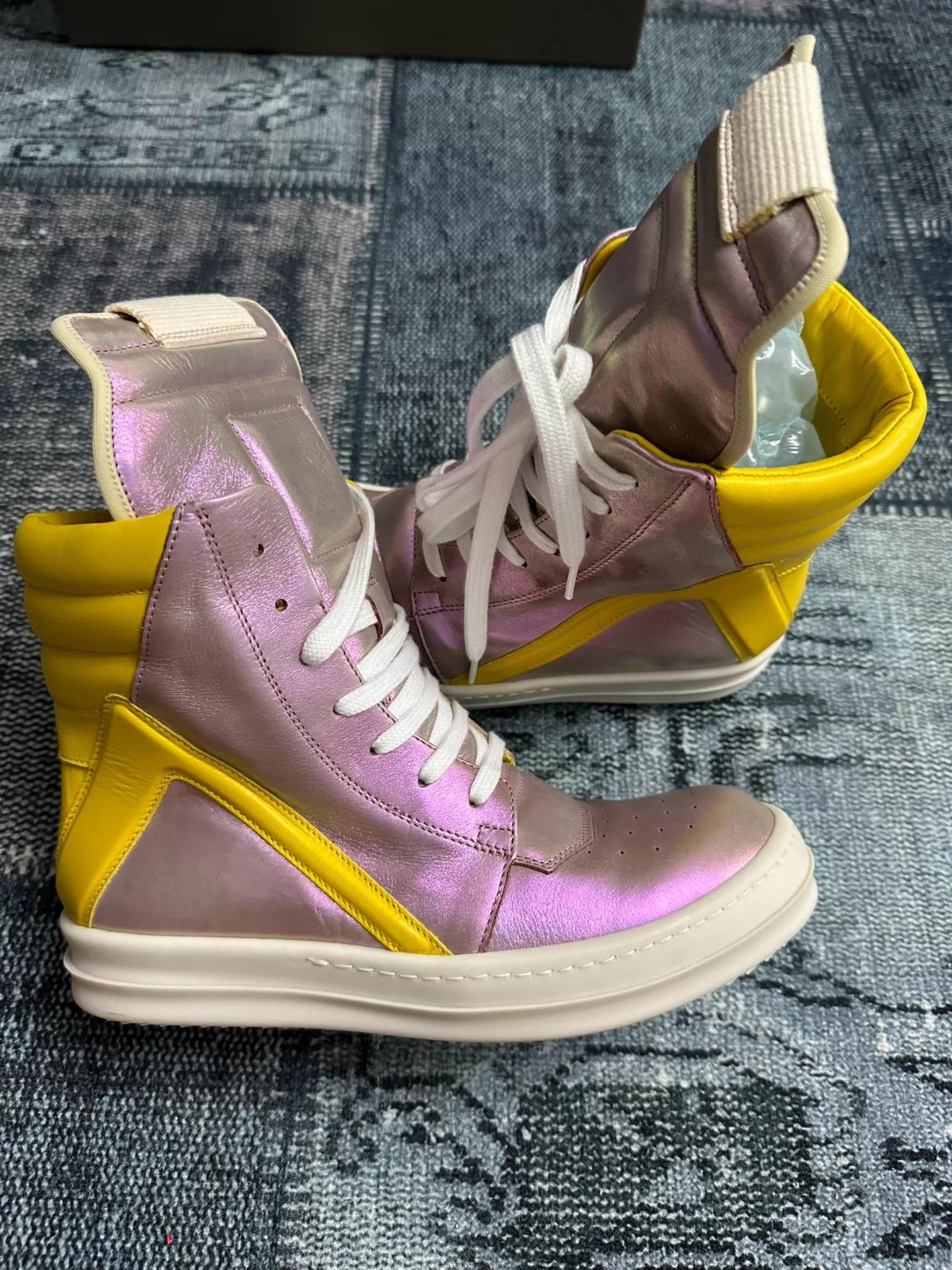 Rick Owens Rick Owens colorblock triangle light pink yellow 37 Size US 6.5 / IT 36.5 - 4 Thumbnail